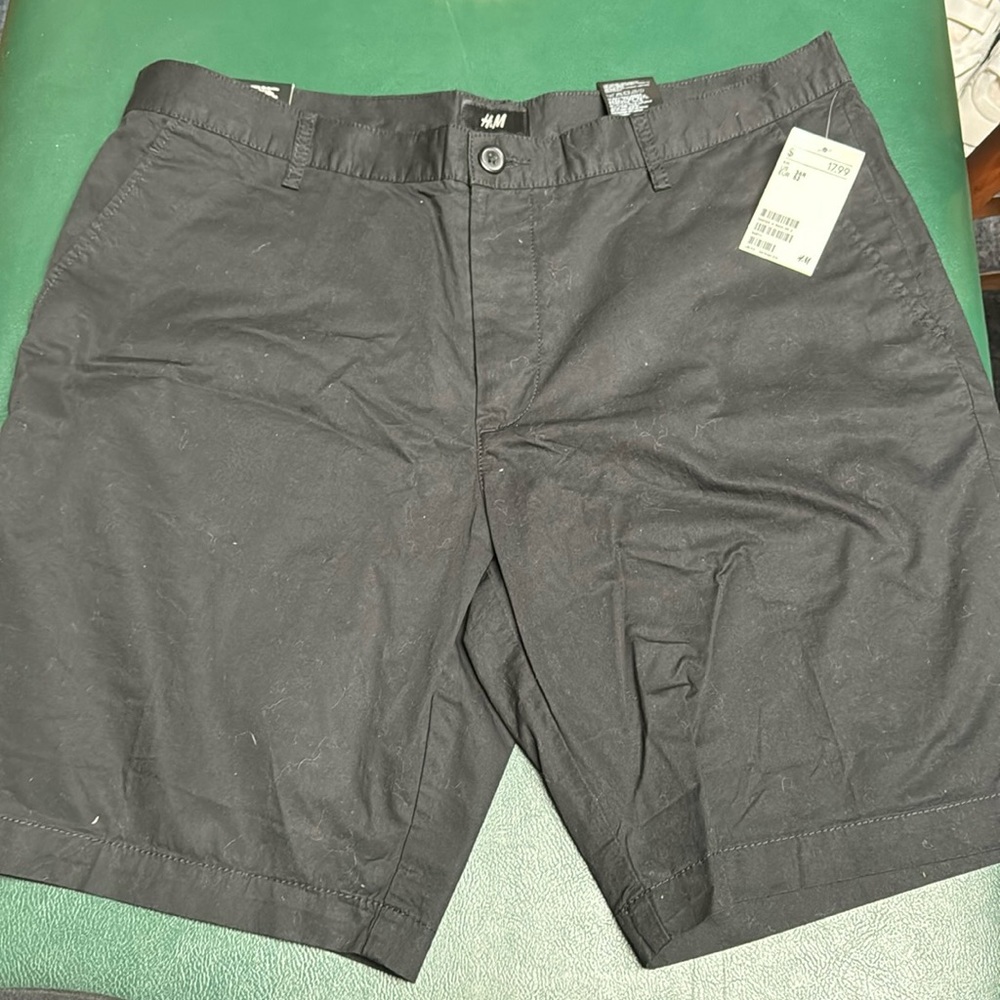 H&M slim fit black shorts - MENS size 36R